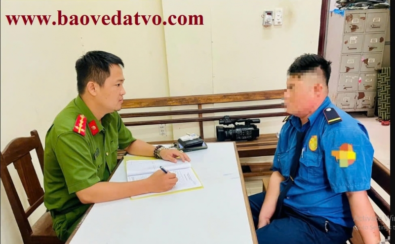 nhan vien bao ve co hanh vi khong chuan muc giua dem khuya