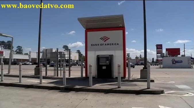 vu cuop atm chan dong tai texas  mot nhan vien bao ve bi thiet mang